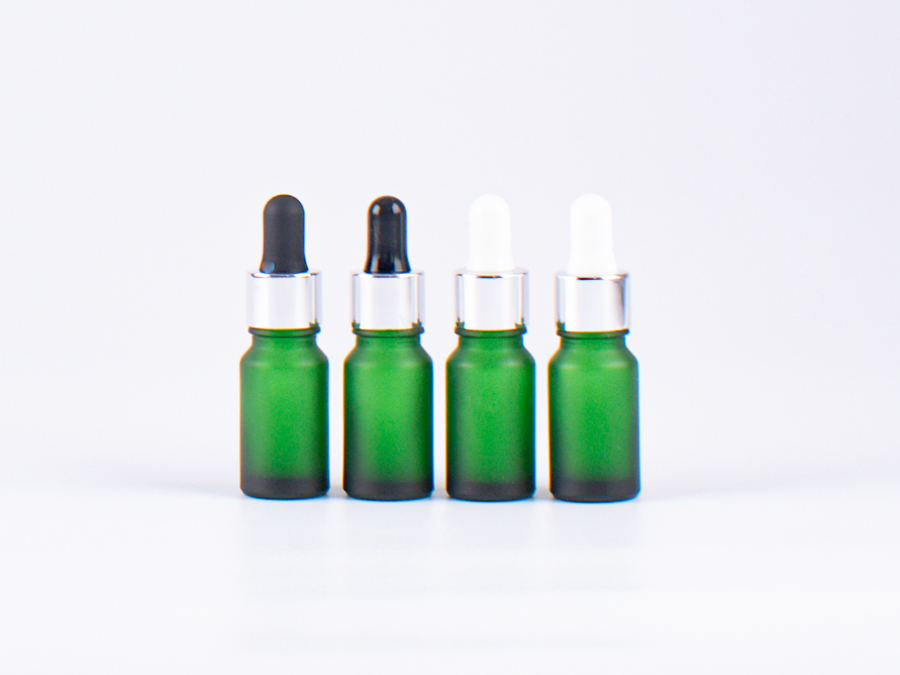 Grünglasflasche 10ml, mit Pipette silber-glanz